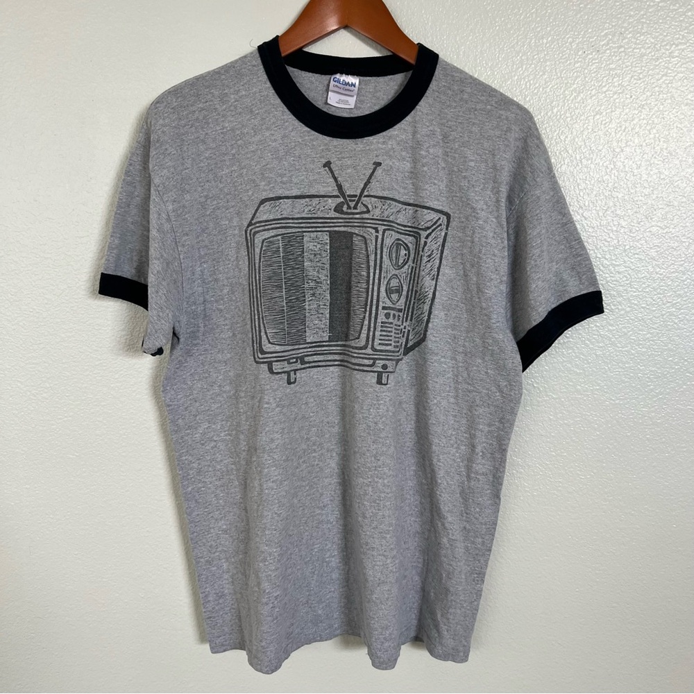 Gildan Heather Gray Tee with Retro TV Print